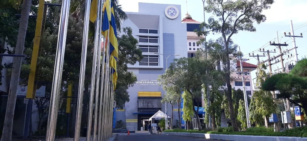 Kuliah Jurusan Akuntansi di Fakultas Ekonomi dan Bisnis Universitas Airlangga
