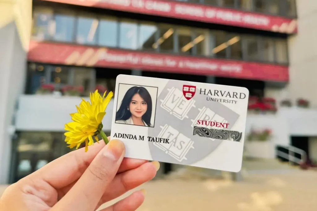 Adinda Mirra - Plot Twist!